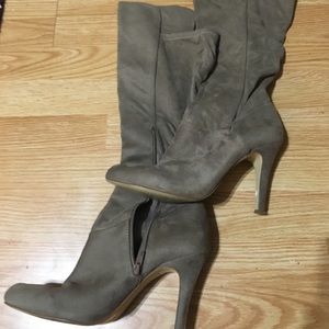 Women’s knee boots 9M INC International Concepts.